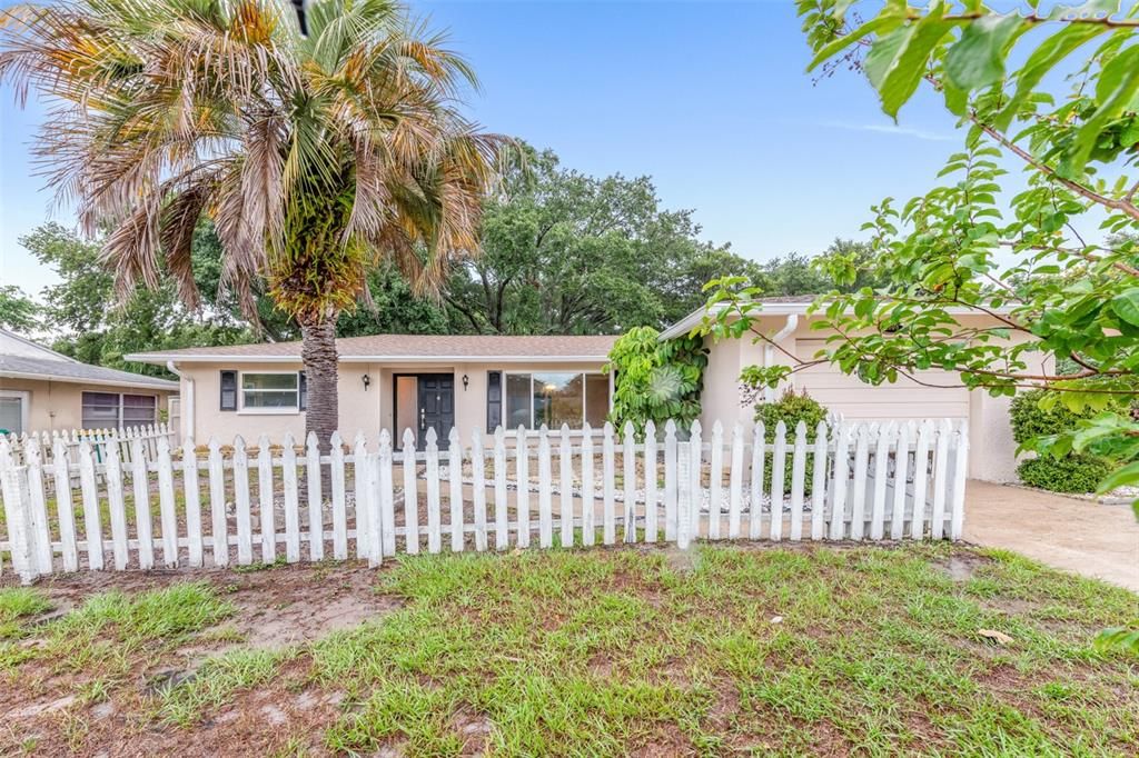 Recently Sold: $318,000 (2 beds, 2 baths, 1299 Square Feet)