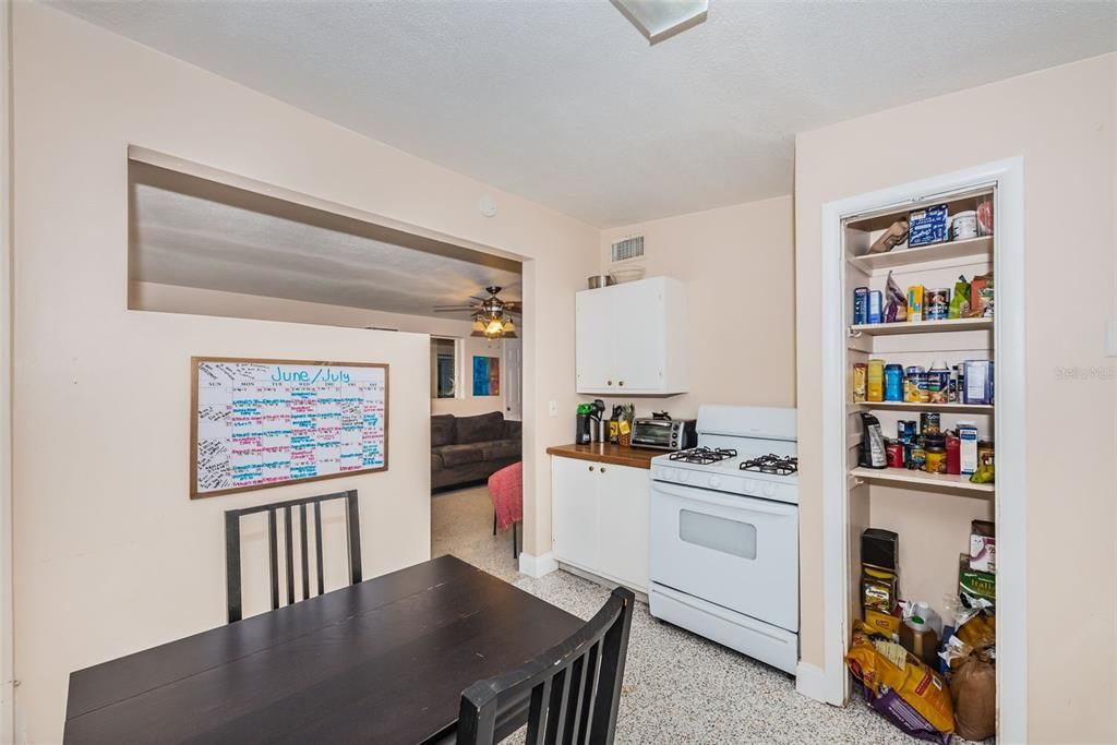 Recently Sold: $255,000 (3 beds, 1 baths, 1064 Square Feet)