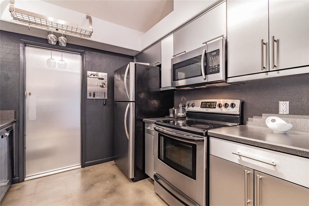 Recently Sold: $335,000 (3 beds, 2 baths, 1208 Square Feet)