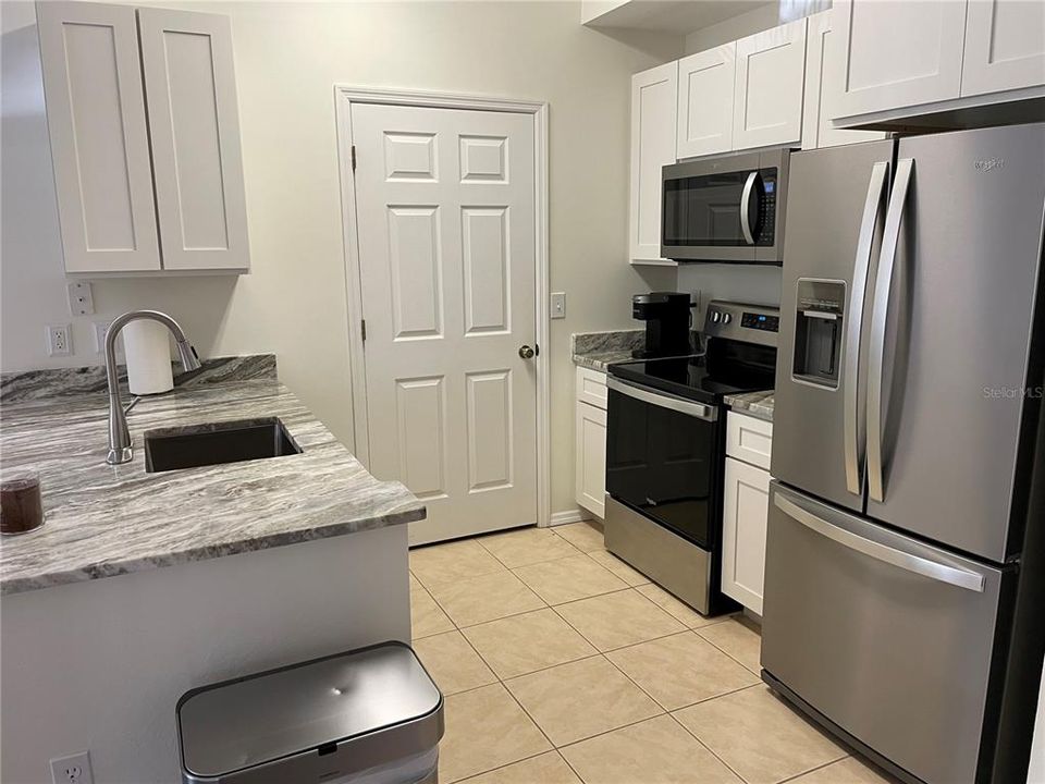 Recently Sold: $139,900 (1 beds, 1 baths, 750 Square Feet)