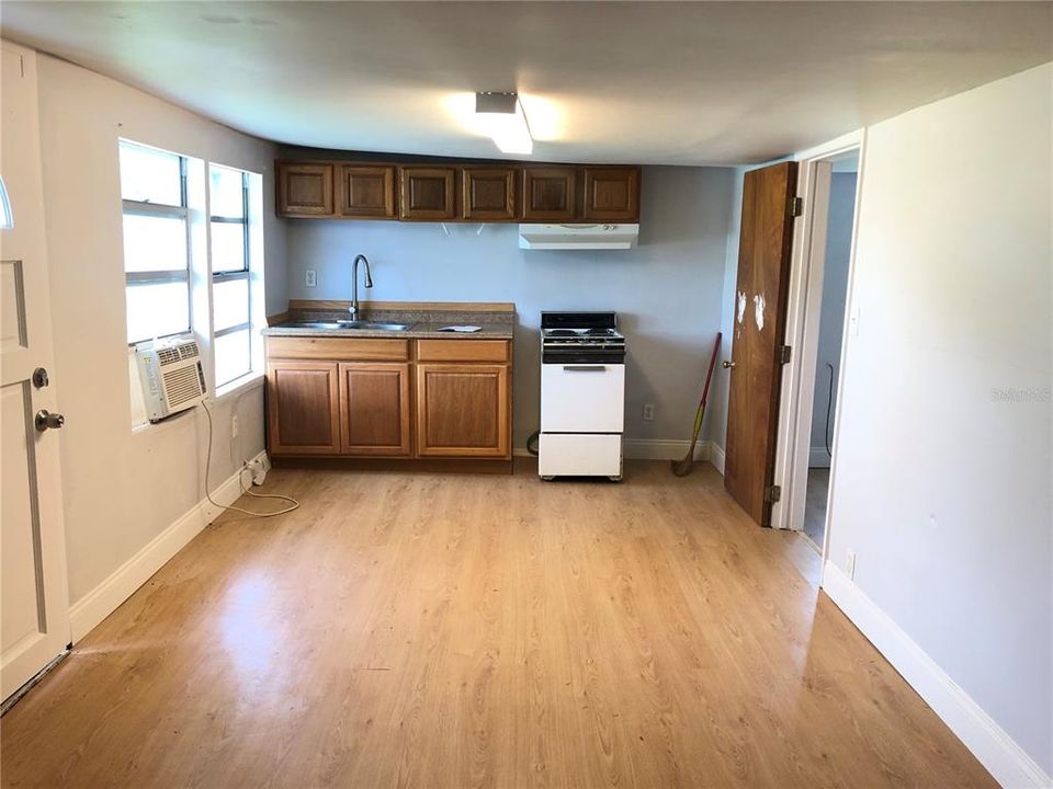 Recently Sold: $99,000 (2 beds, 2 baths, 871 Square Feet)