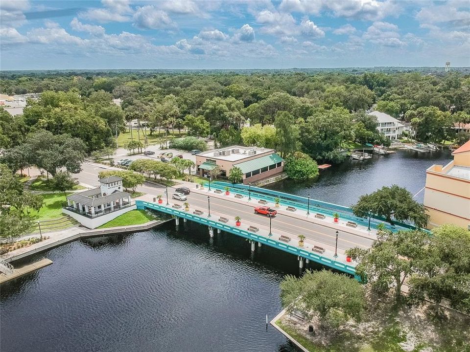 Downtown New Port Richey Cotee River just minutes away! Beautiful Sims Park!
