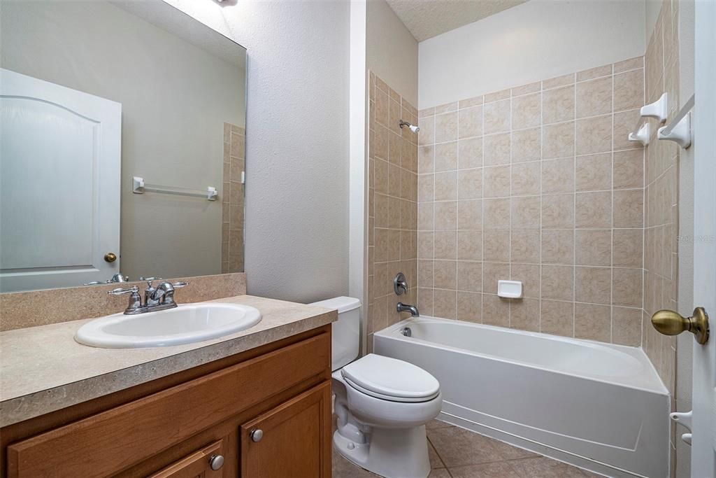最近售出: $345,000 (4 贝兹, 2 浴室, 1882 平方英尺)