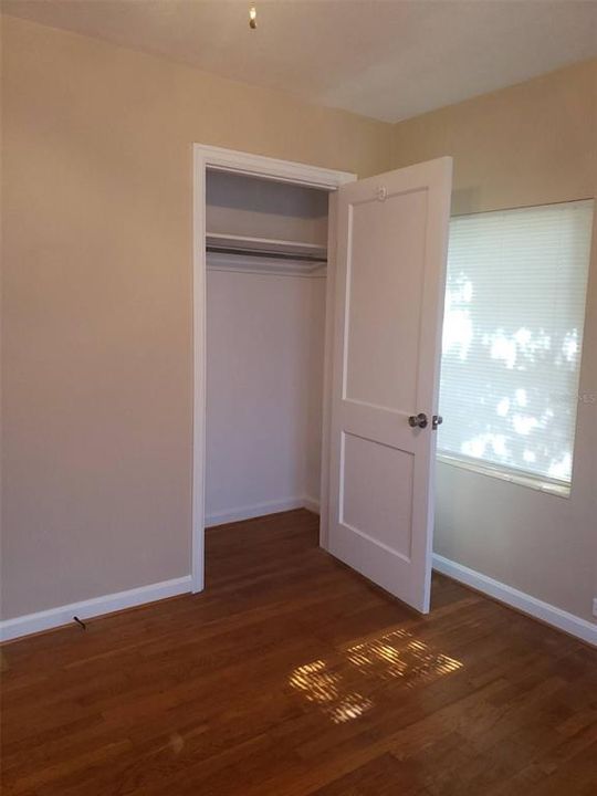 Recently Sold: $165,000 (2 beds, 1 baths, 936 Square Feet)