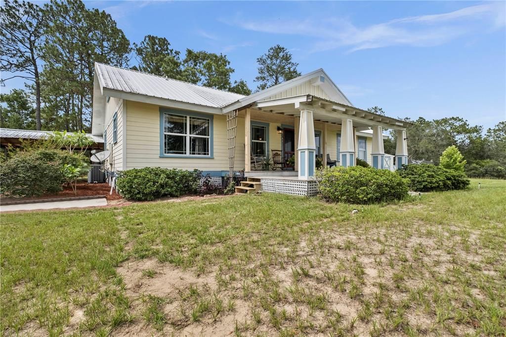 Recently Sold: $795,000 (3 beds, 2 baths, 1728 Square Feet)