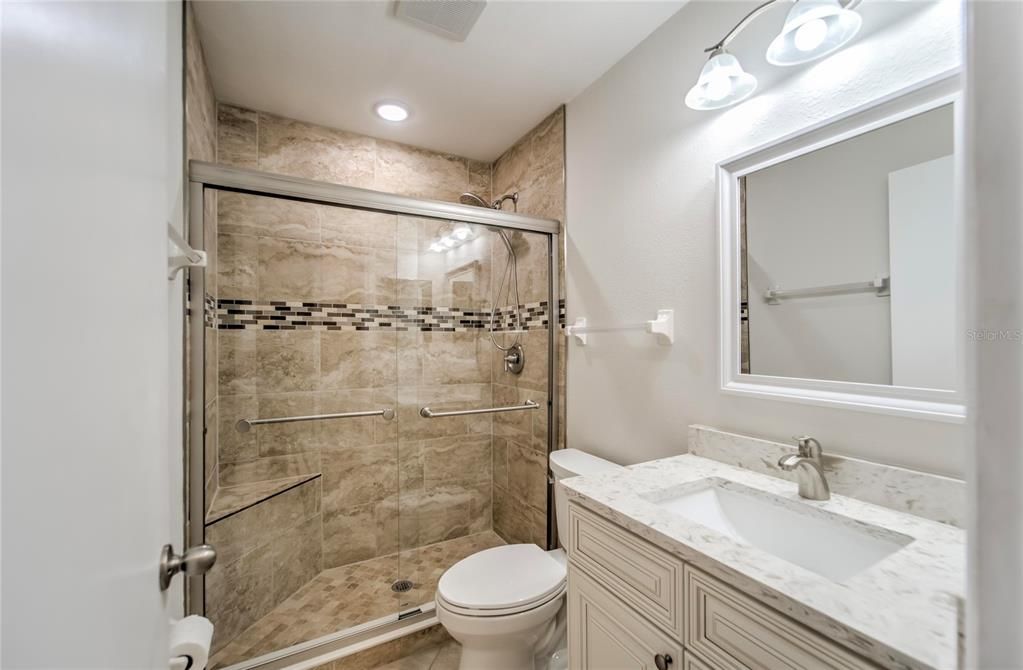 最近售出: $155,000 (2 贝兹, 2 浴室, 1128 平方英尺)