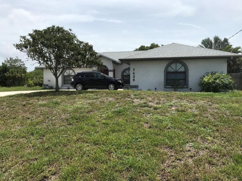 Recently Sold: $318,000 (3 beds, 2 baths, 1401 Square Feet)