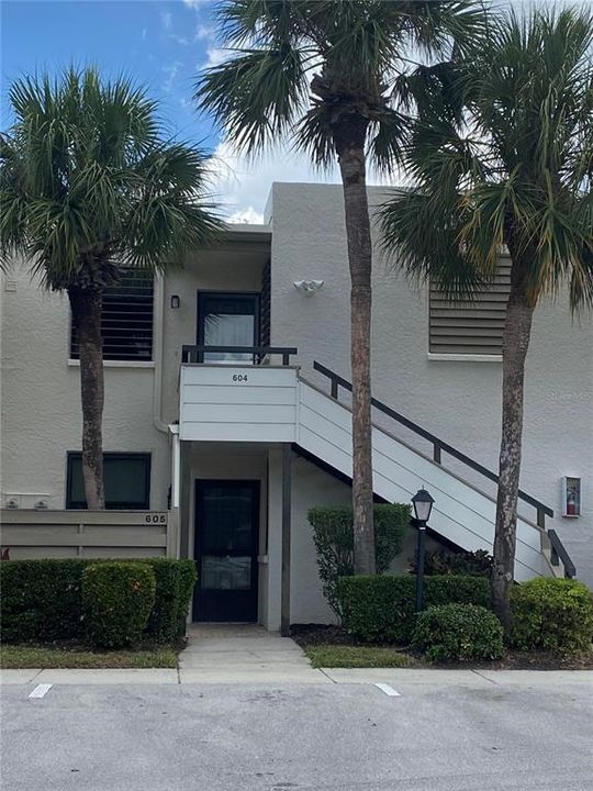Recently Sold: $185,000 (2 beds, 2 baths, 940 Square Feet)
