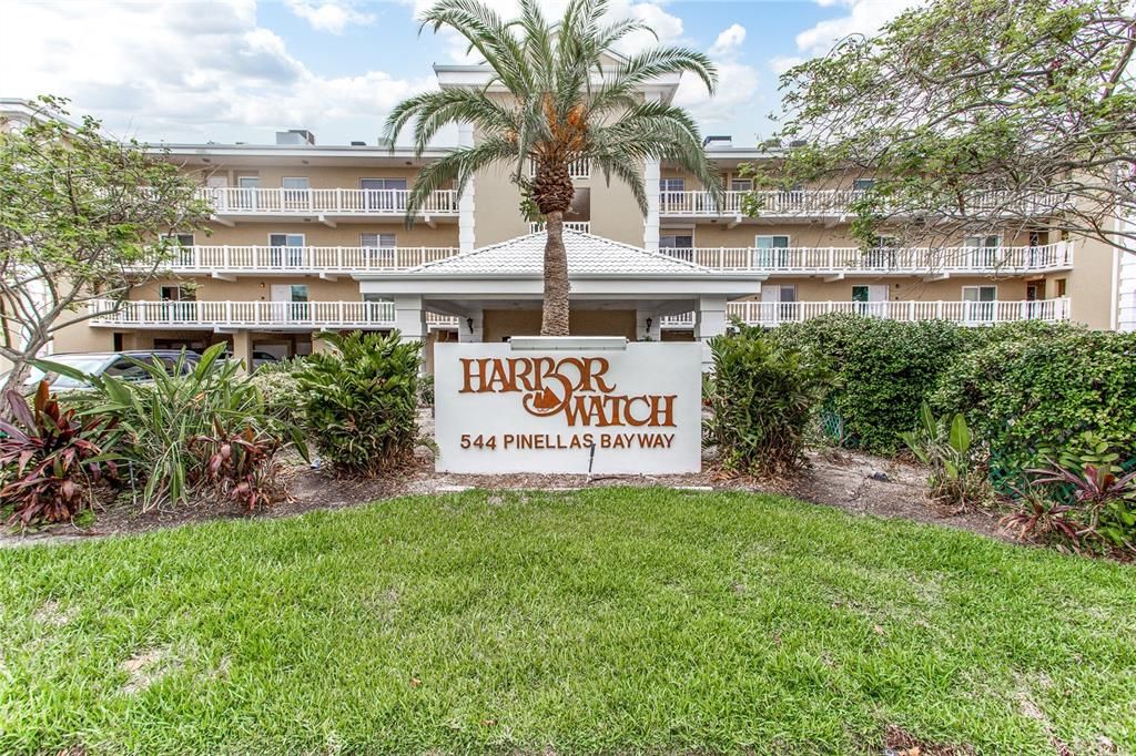Recently Sold: $1,120,000 (3 beds, 4 baths, 2215 Square Feet)