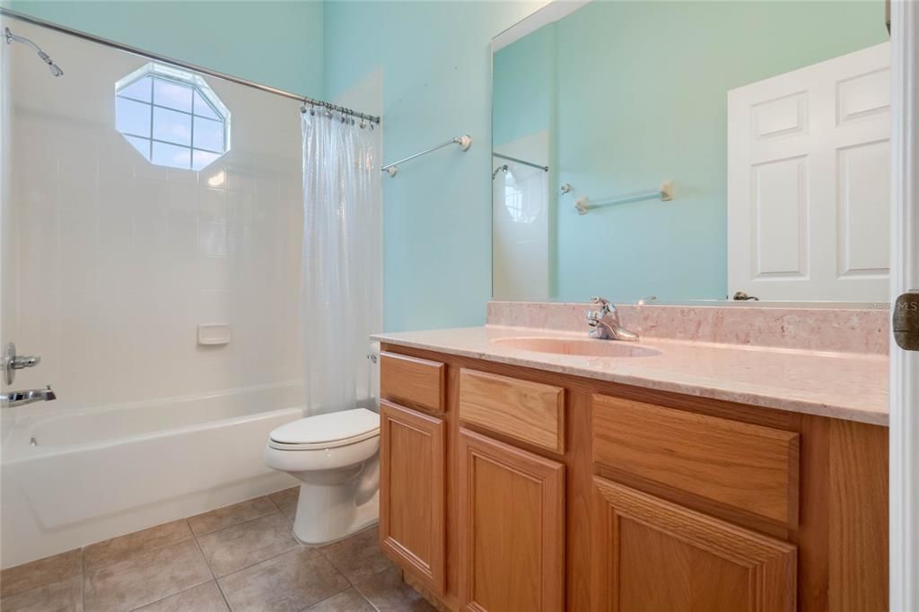 最近售出: $285,000 (2 贝兹, 2 浴室, 1803 平方英尺)