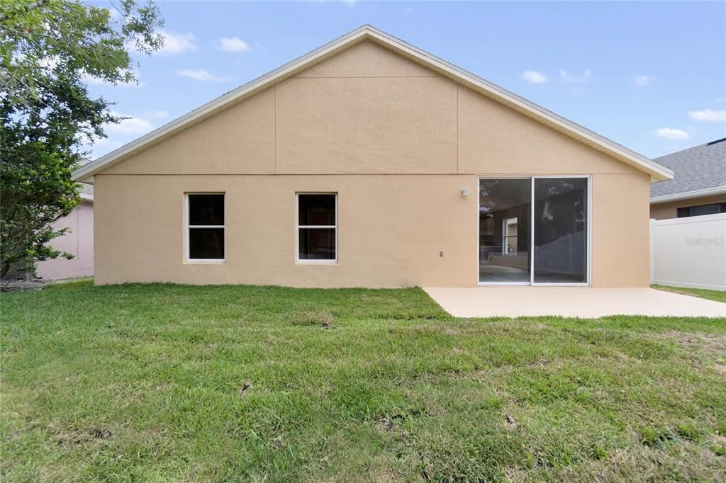 Recently Sold: $330,000 (4 beds, 2 baths, 1923 Square Feet)