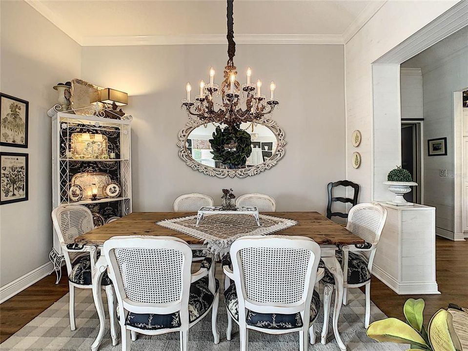LOVELY FORMAL DINING AREA