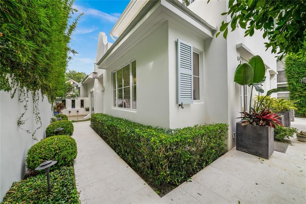 Recently Sold: $1,750,000 (4 beds, 4 baths, 3002 Square Feet)