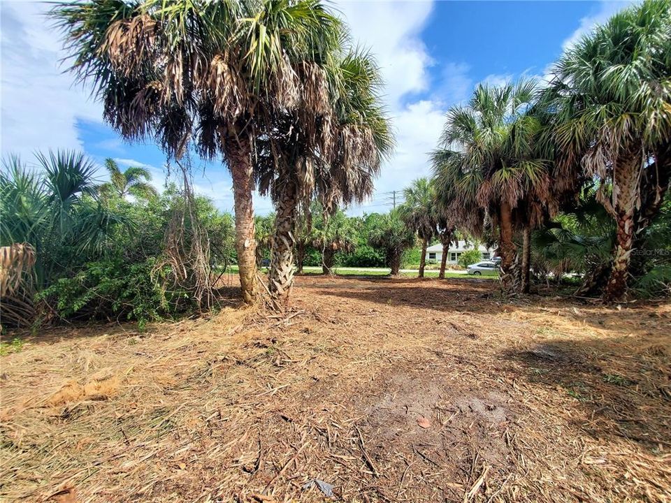 待售: $106,550 (0.23 acres)