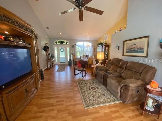 Recently Sold: $349,900 (3 beds, 2 baths, 2126 Square Feet)