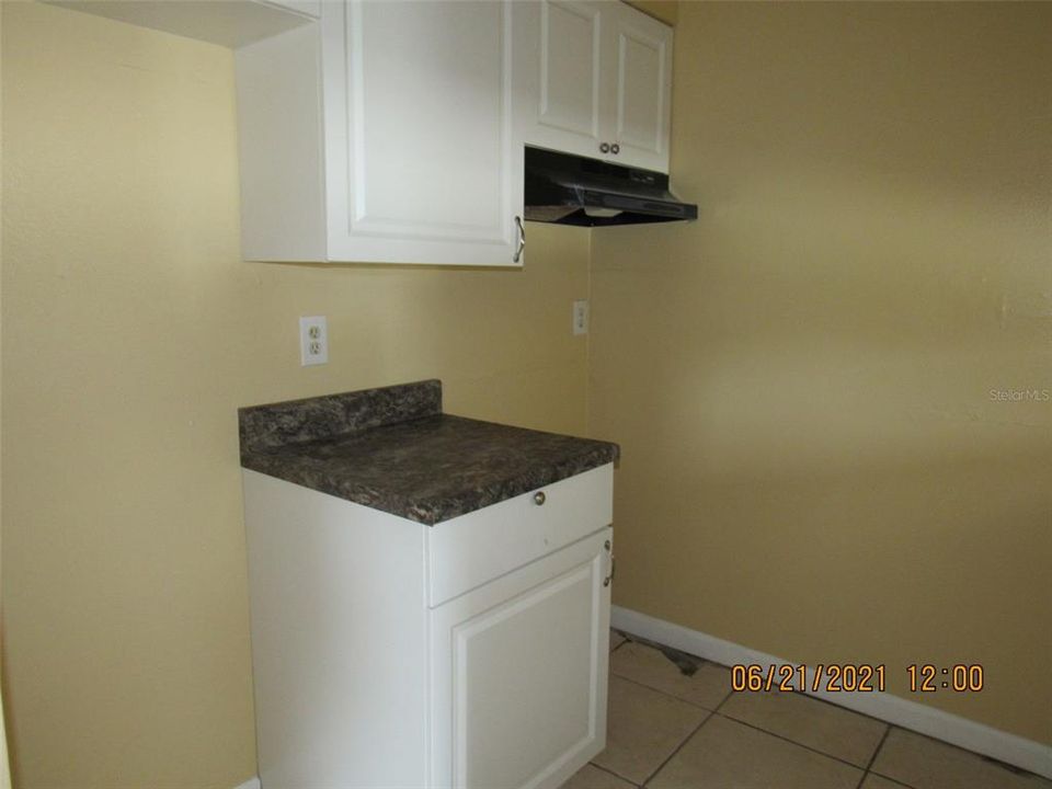 Recently Rented: $825 (2 beds, 1 baths, 840 Square Feet)