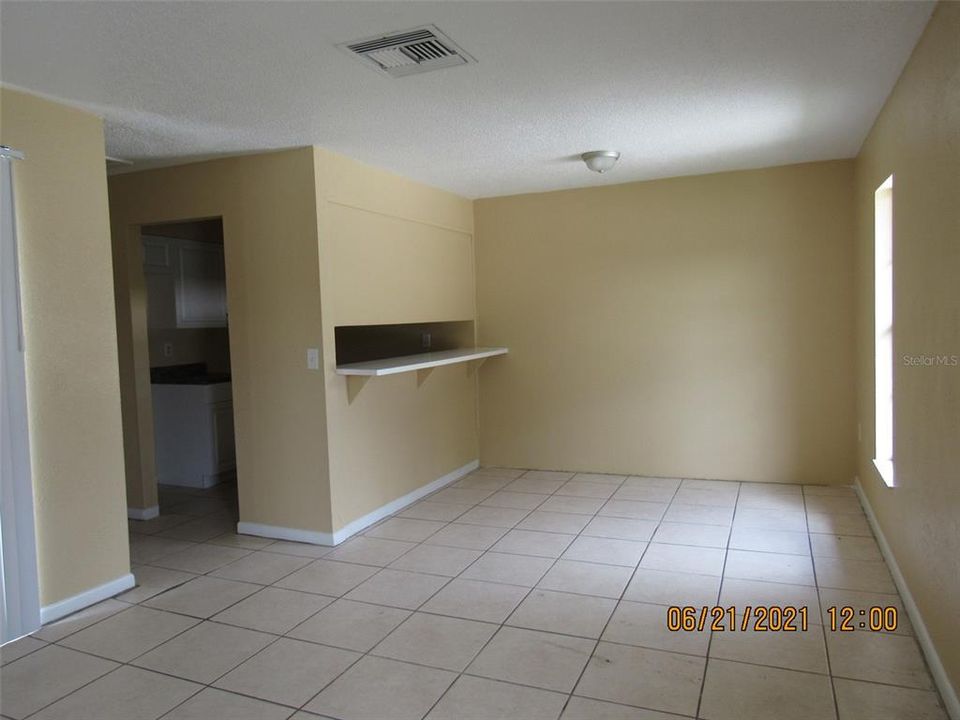 Recently Rented: $825 (2 beds, 1 baths, 840 Square Feet)