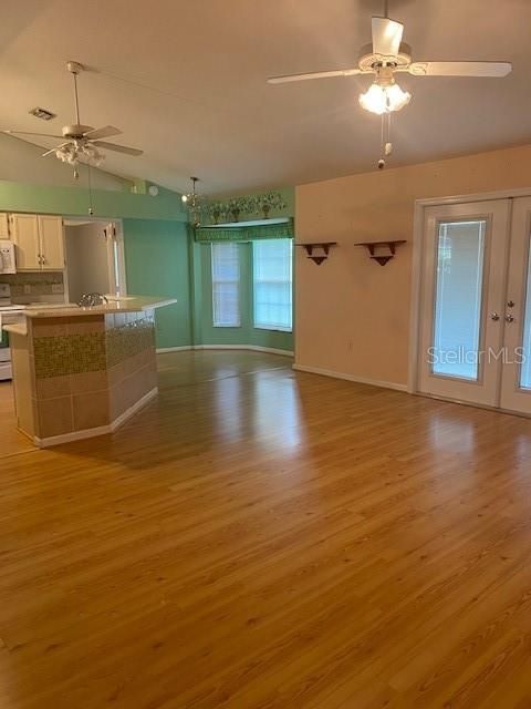 Recently Sold: $250,000 (3 beds, 2 baths, 1282 Square Feet)