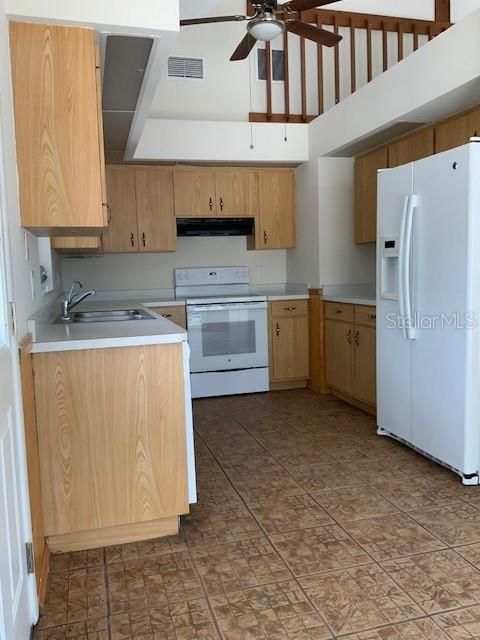 Recently Sold: $385,000 (2 beds, 1 baths, 1360 Square Feet)