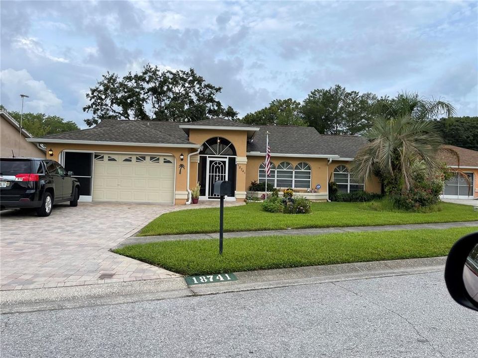 Recently Sold: $303,000 (3 beds, 2 baths, 1614 Square Feet)