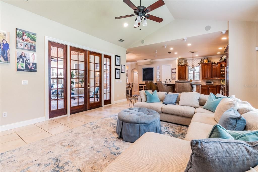 Recently Sold: $1,150,000 (5 beds, 4 baths, 4781 Square Feet)