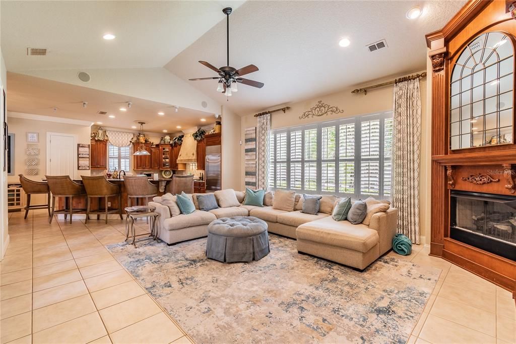 Recently Sold: $1,150,000 (5 beds, 4 baths, 4781 Square Feet)