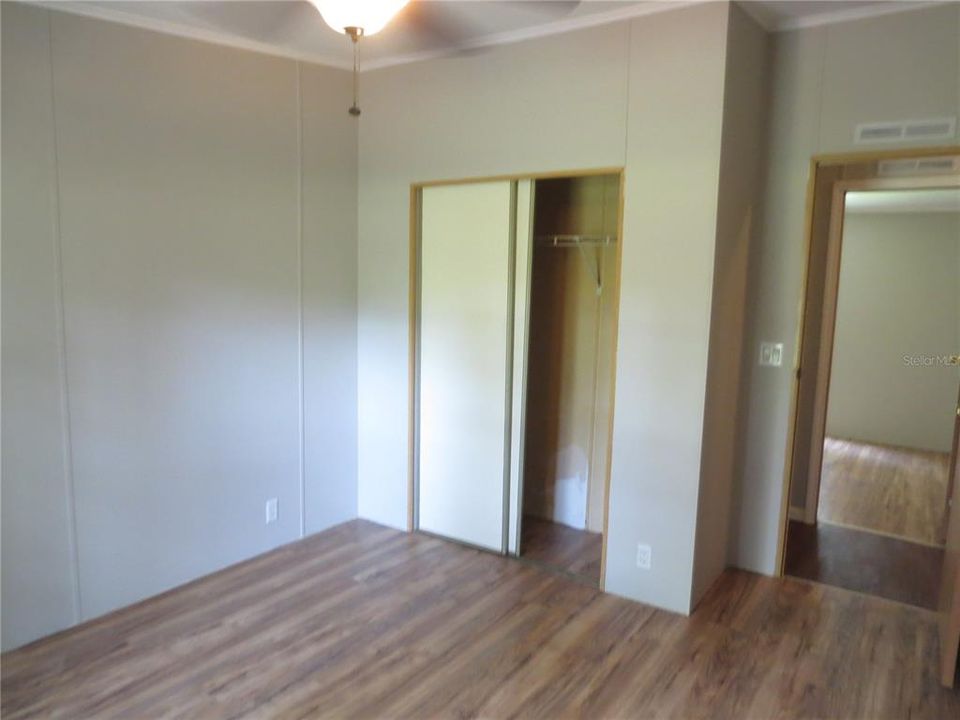 Vendido Recientemente: $144,900 (4 camas, 2 baños, 1708 Pies cuadrados)