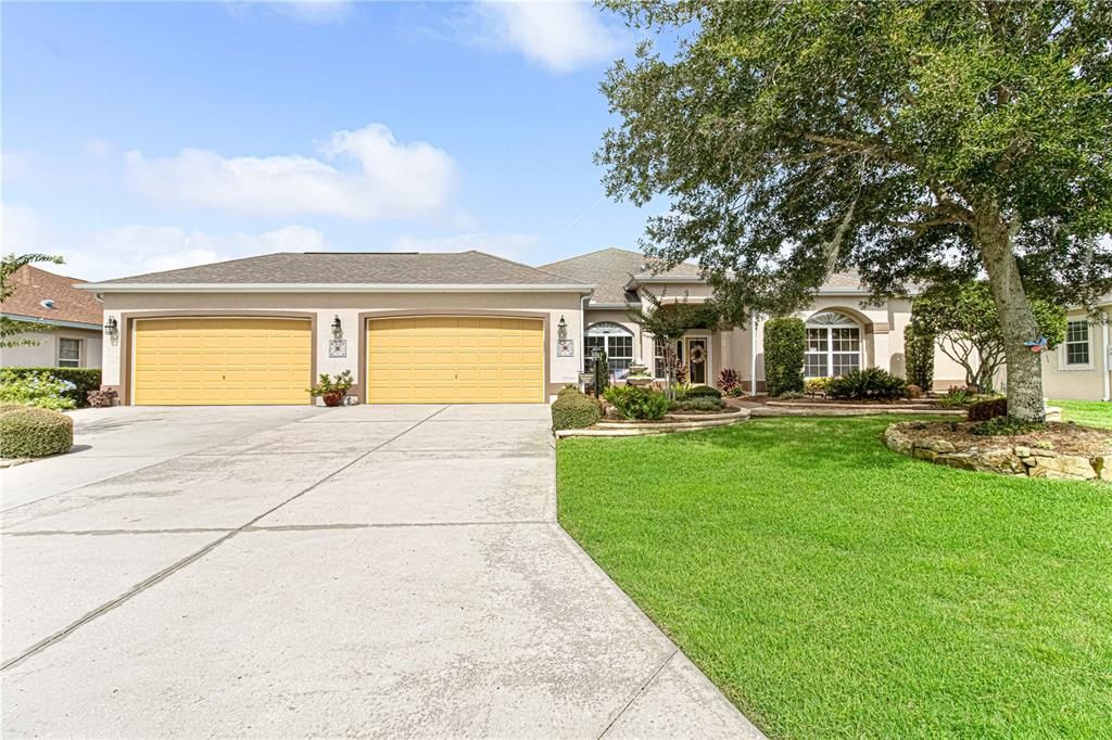 Recently Sold: $850,000 (3 beds, 2 baths, 2498 Square Feet)