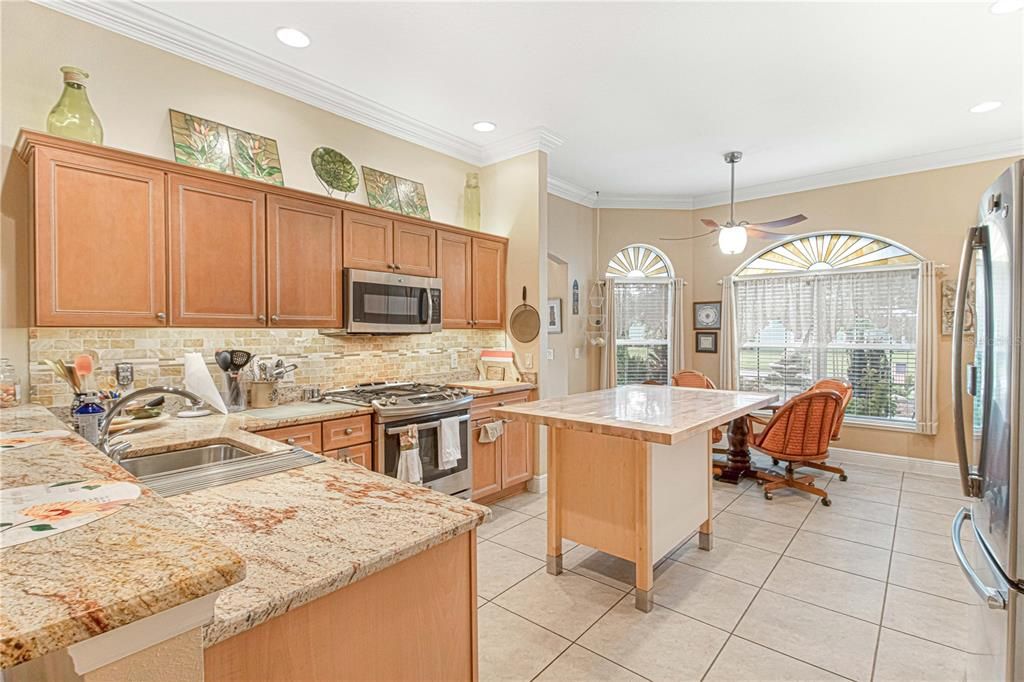 Recently Sold: $850,000 (3 beds, 2 baths, 2498 Square Feet)