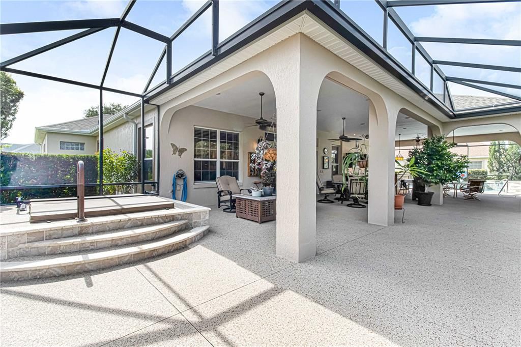 Recently Sold: $850,000 (3 beds, 2 baths, 2498 Square Feet)