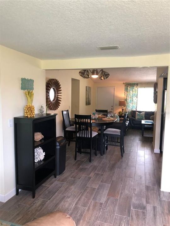 Recently Sold: $394,900 (2 beds, 2 baths, 1106 Square Feet)