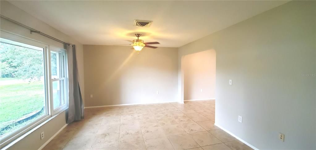 Recently Rented: $2,500 (3 beds, 2 baths, 1489 Square Feet)