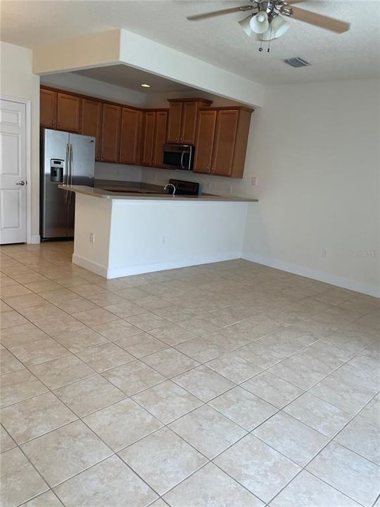 Recently Rented: $1,850 (3 beds, 2 baths, 1494 Square Feet)