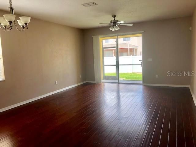 Recently Rented: $2,200 (3 beds, 2 baths, 2004 Square Feet)