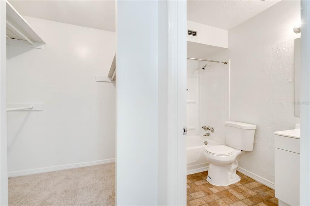 最近售出: $145,000 (3 贝兹, 2 浴室, 1080 平方英尺)