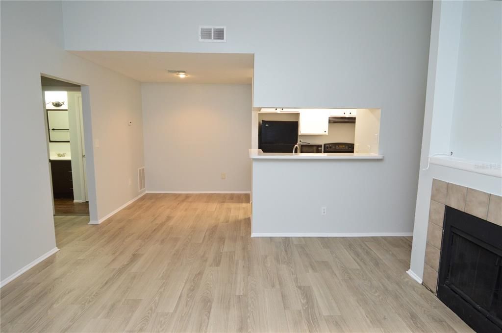 Recently Rented: $1,400 (2 beds, 2 baths, 1089 Square Feet)