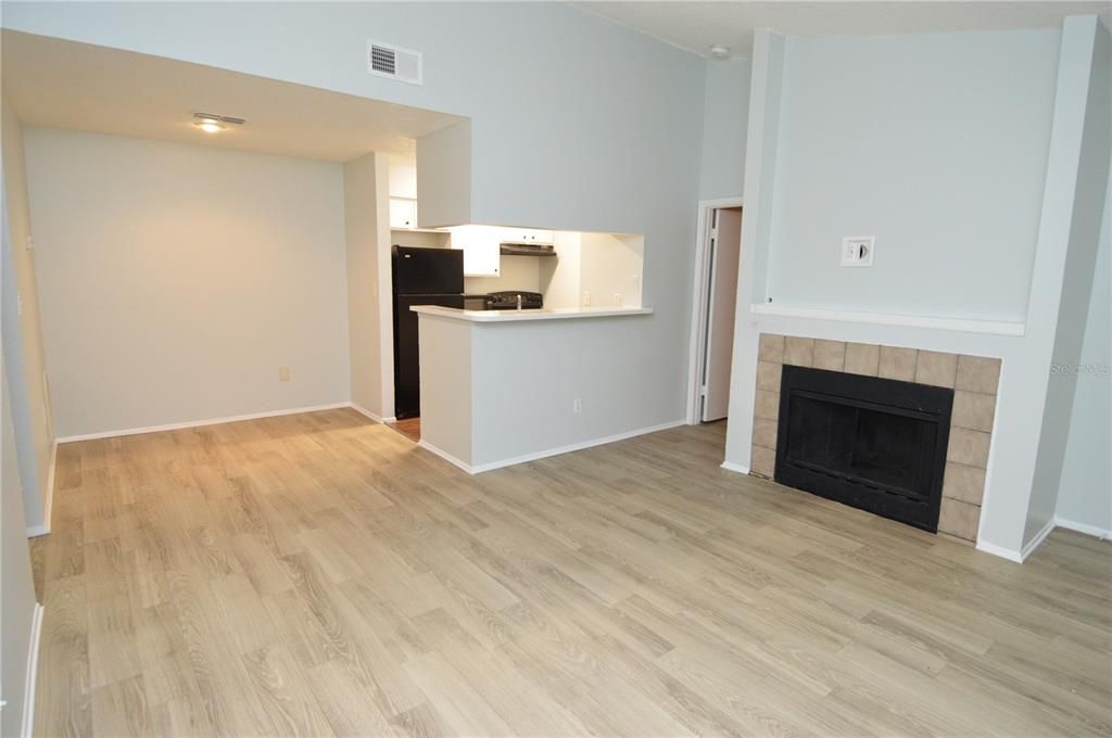 Recently Rented: $1,400 (2 beds, 2 baths, 1089 Square Feet)