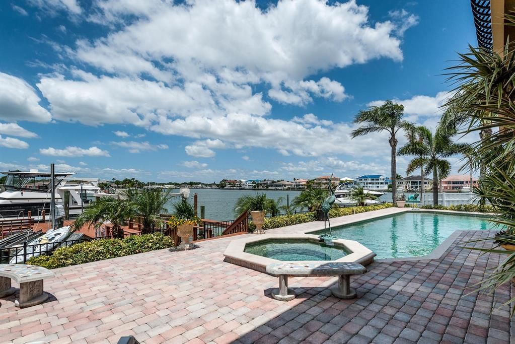 Recently Sold: $2,200,000 (4 beds, 3 baths, 3166 Square Feet)