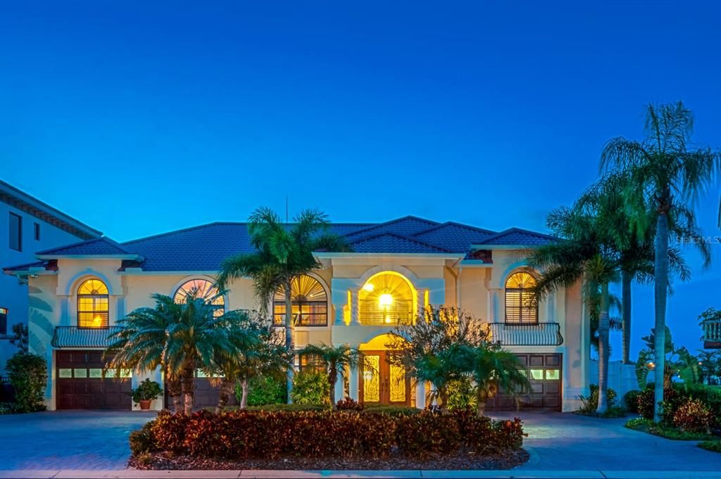 Recently Sold: $2,200,000 (4 beds, 3 baths, 3166 Square Feet)