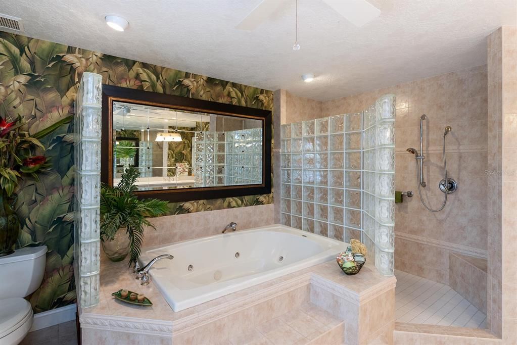 Недавно продано: $2,200,000 (4 спален, 3 ванн, 3166 Квадратных фут)