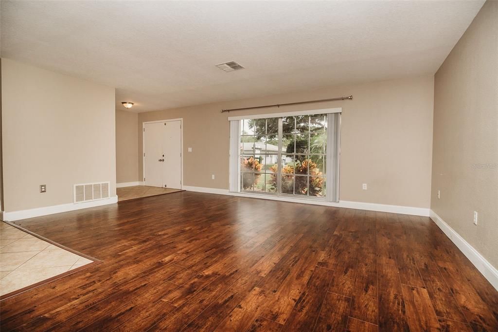 Recently Sold: $250,000 (3 beds, 2 baths, 1771 Square Feet)