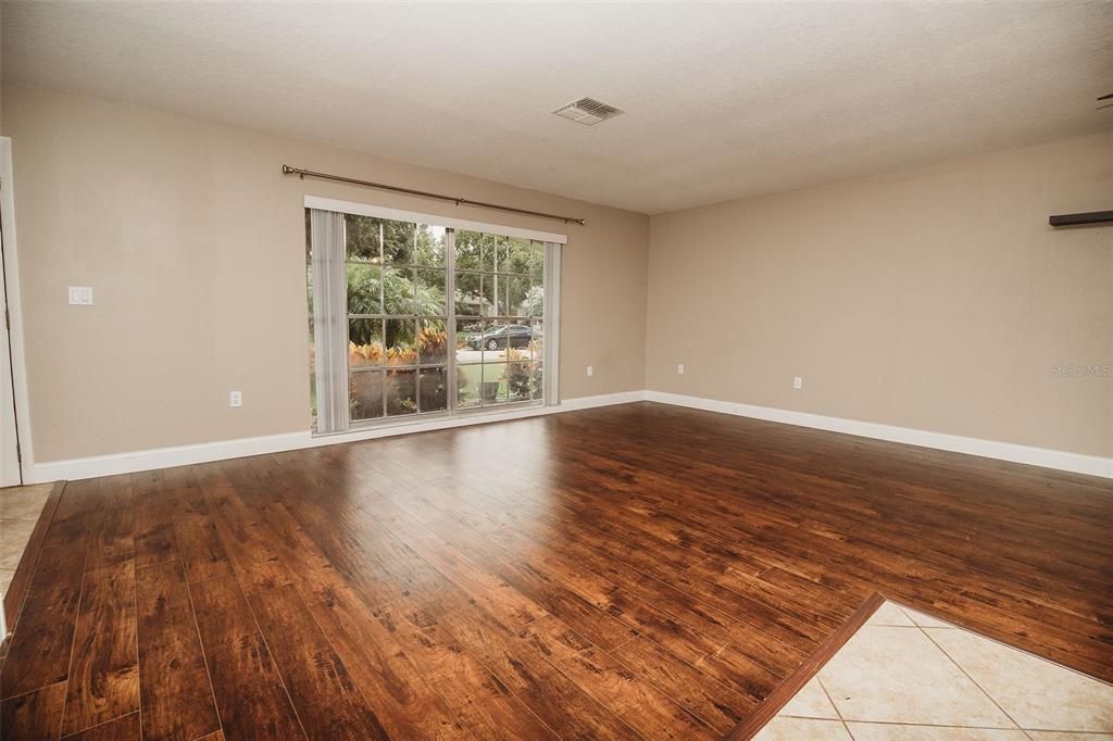 Recently Sold: $250,000 (3 beds, 2 baths, 1771 Square Feet)