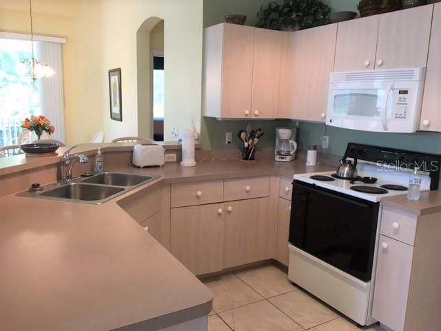 Recently Sold: $225,000 (2 beds, 2 baths, 1280 Square Feet)