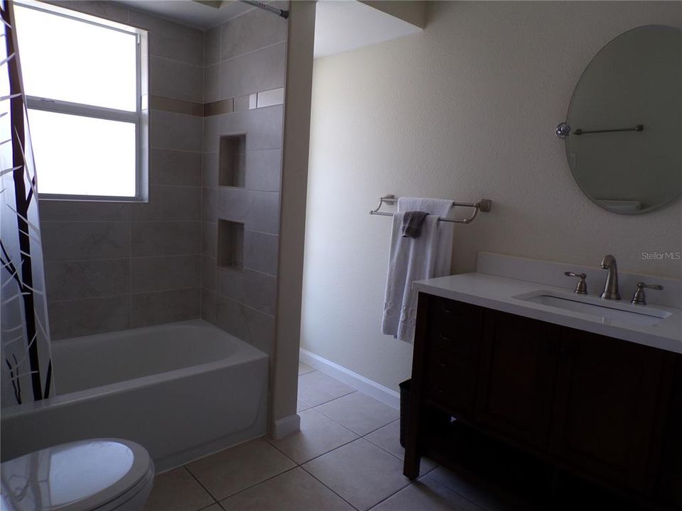 最近租的: $2,000 (2 贝兹, 2 浴室, 1311 平方英尺)