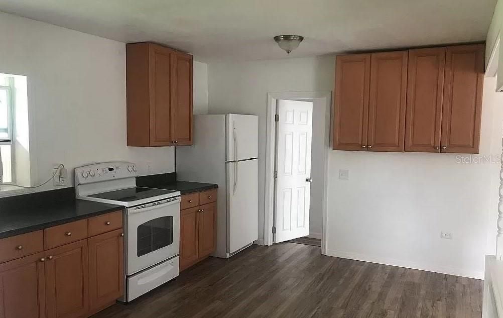 Recently Sold: $104,000 (3 beds, 1 baths, 816 Square Feet)