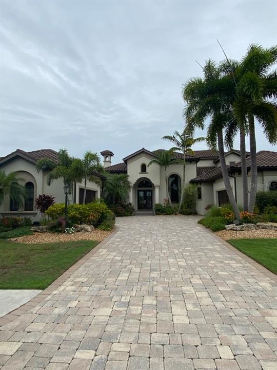 Recently Sold: $3,000,000 (4 beds, 4 baths, 5485 Square Feet)