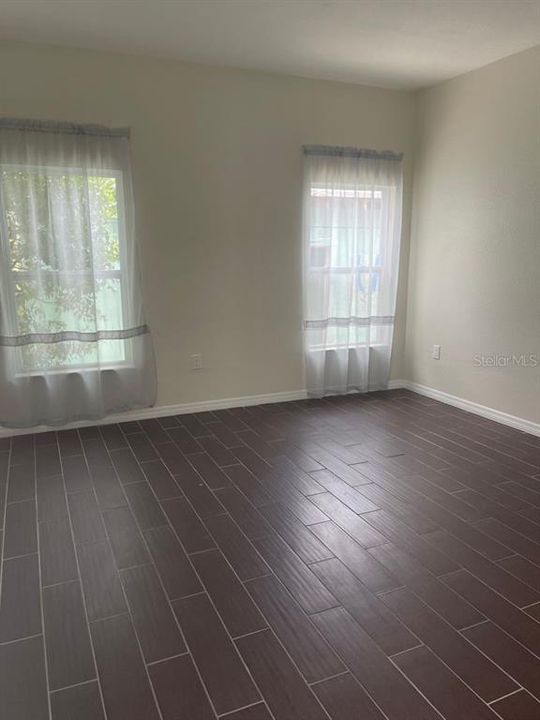 Recently Rented: $1,750 (3 beds, 2 baths, 1609 Square Feet)