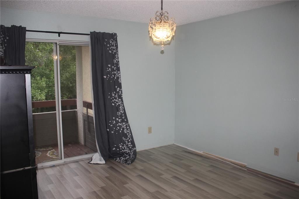 Recently Sold: $136,000 (1 beds, 1 baths, 742 Square Feet)