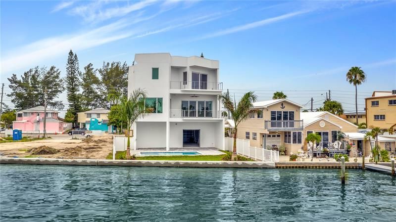 Recently Sold: $3,299,900 (4 beds, 4 baths, 4100 Square Feet)