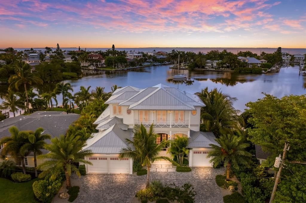 Vendido Recientemente: $5,250,000 (4 camas, 4 baños, 2934 Pies cuadrados)